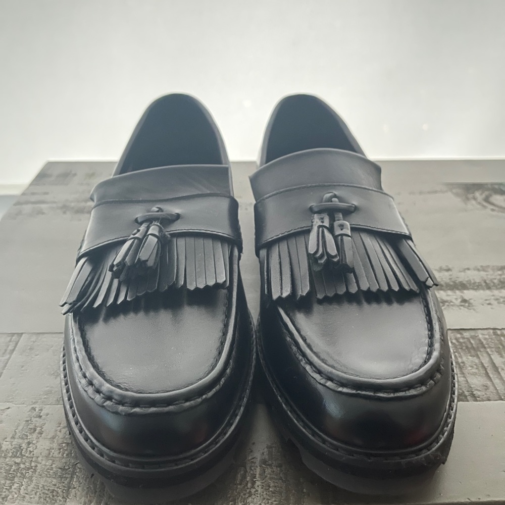 Ben Sherman Chunky Leather Tassel Loafers in Black